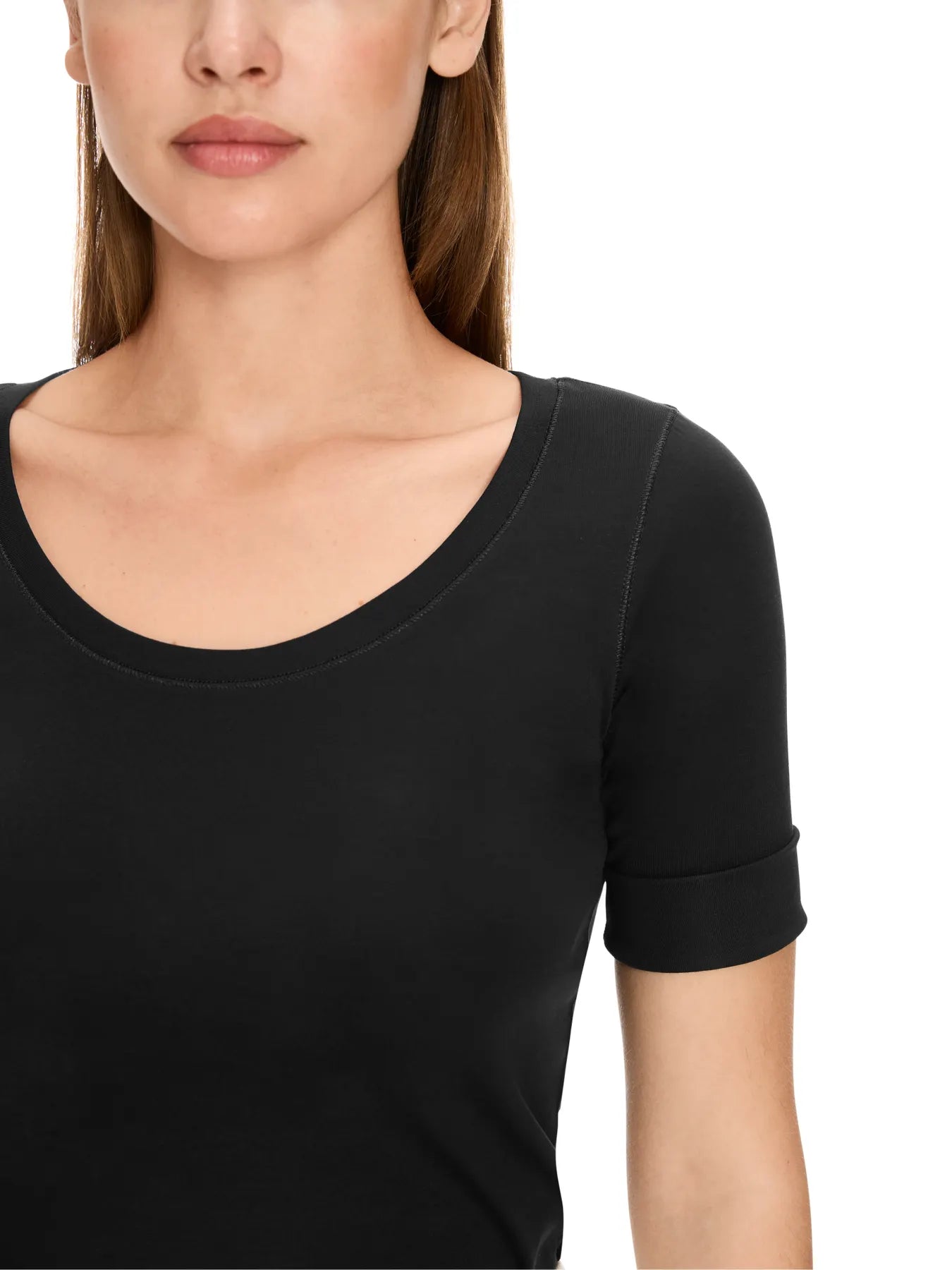 MARC CAIN +E 48.69 J14 Hochwertiges Basic-Shirt midnight black 900