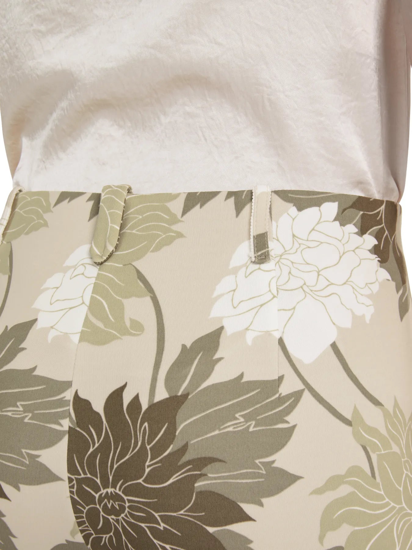 MARC CAIN
YC 81.11 J04 Hose Modell SYDNEY aus Scubajersey deep pearl