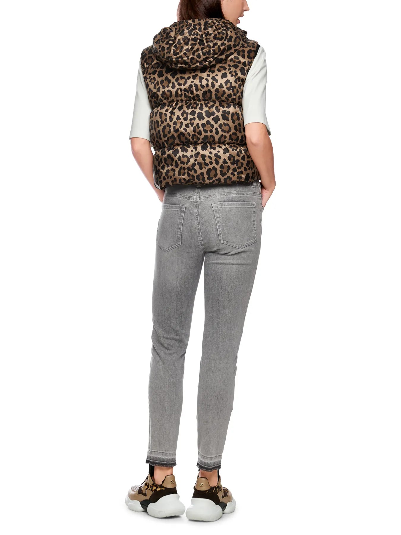 MARC CAIN
ZP 82.16 D22 Jeans SILVI mit Destroyed-Details Grau