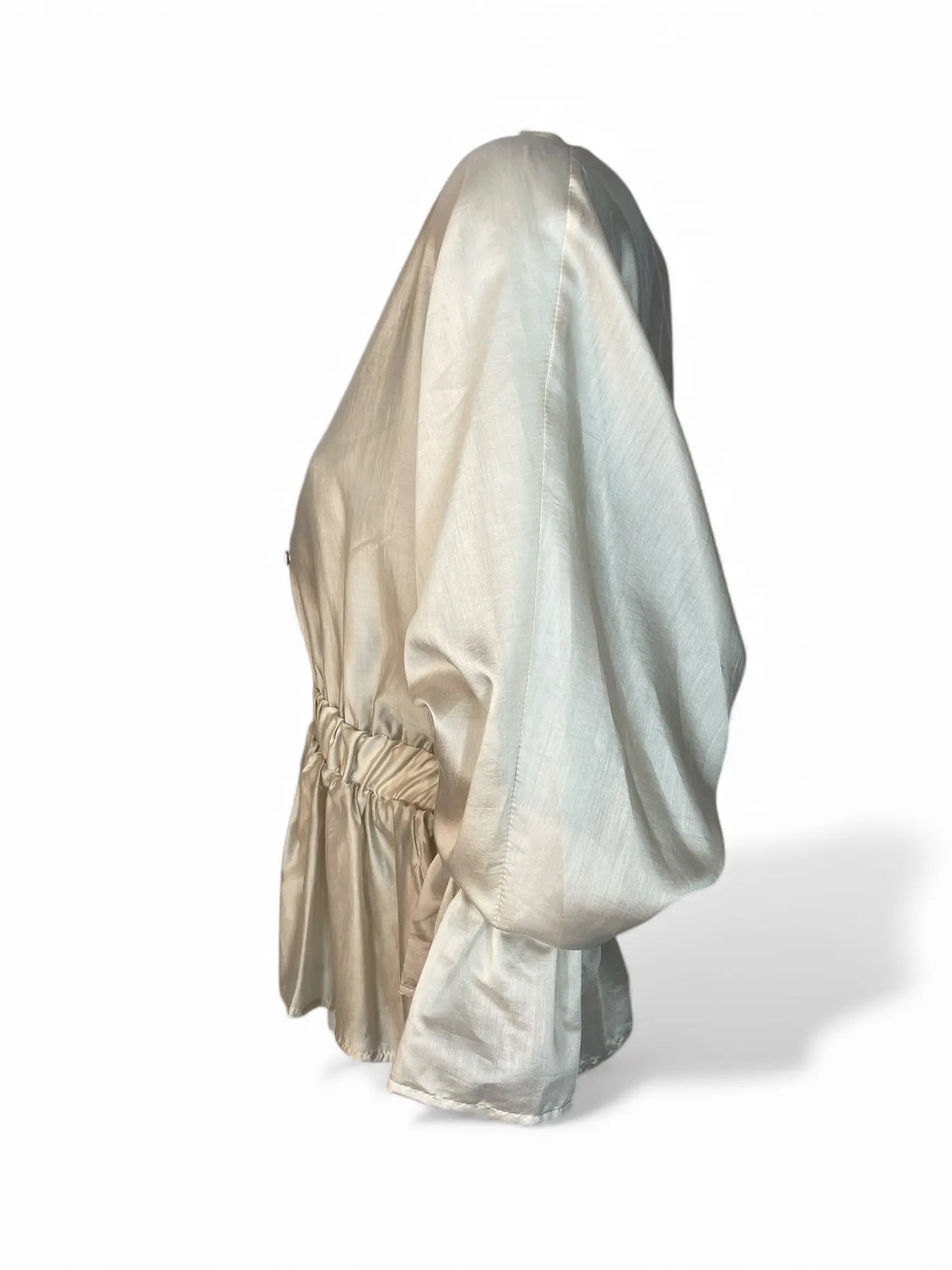 VICOLO TF0278 BLUSE MIT VOLANTS INTONACO