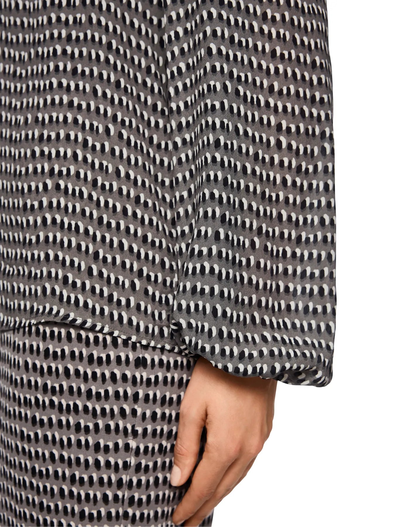 MARC CAIN ZC 51.26 W76 Viskosebluse mit Sprinkles-Print Grau