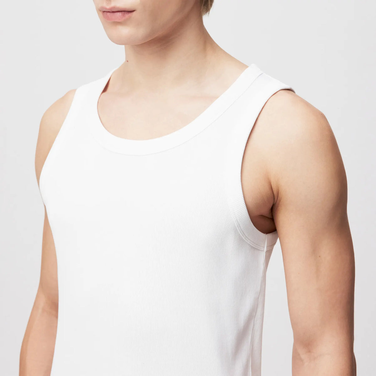 DRYKORN 522148 NATHAN 10 RIPP TANKTOP WEISS 6000