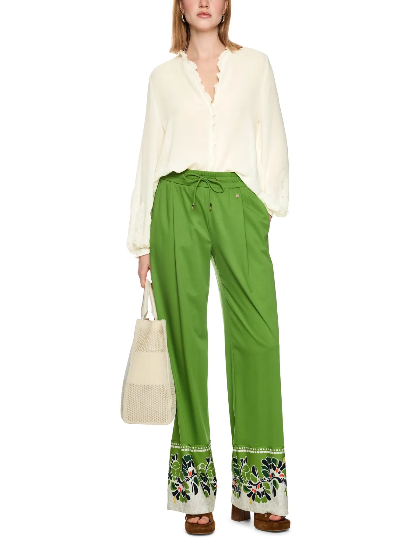 MARC CAIN
AC 51.32 W30 Feminine Bluse mit Volant bright ecru