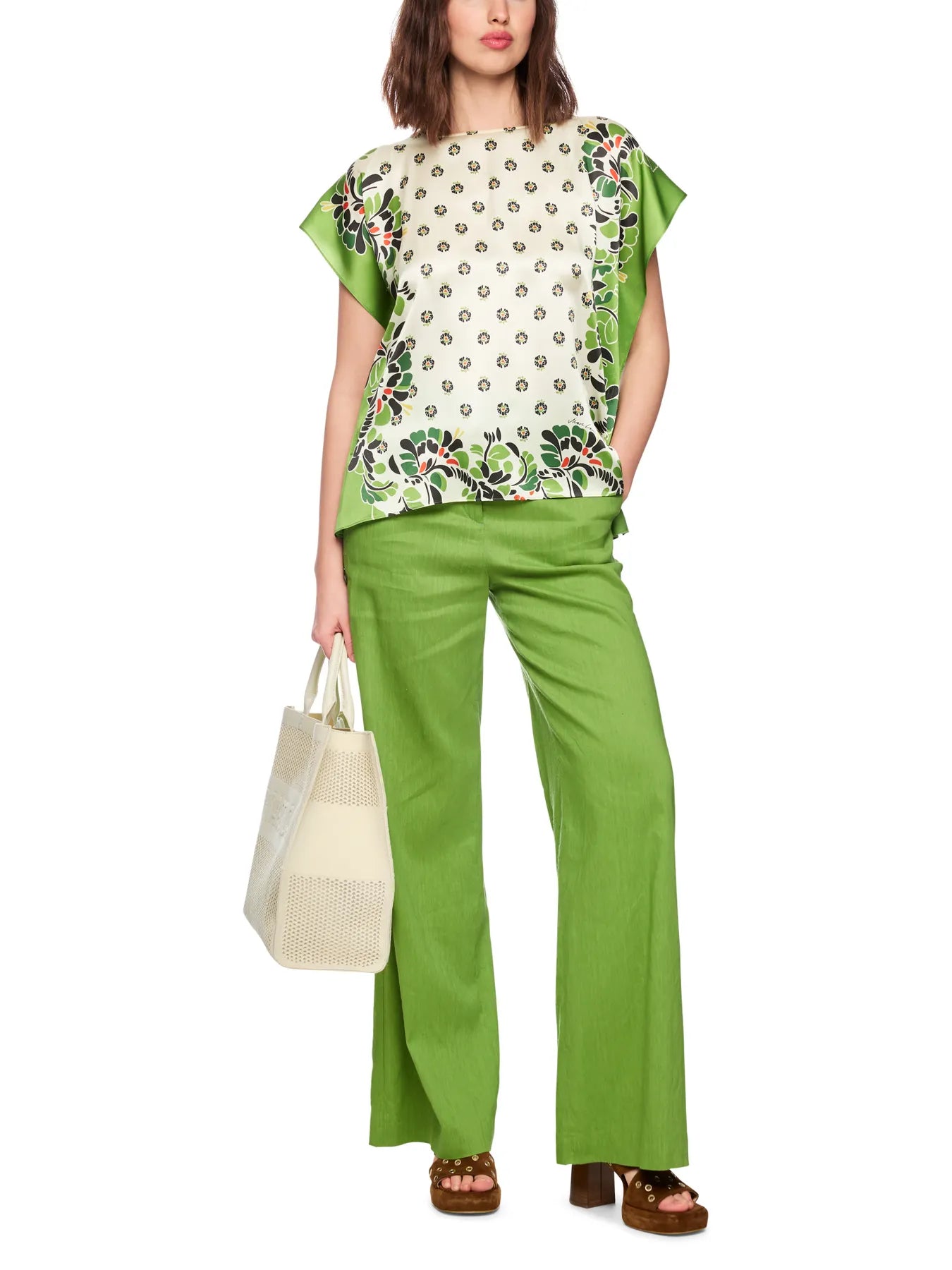 MARC CAIN
AC 55.24 J56 Blusenshirt mit Hibiskus-Print bright ecru