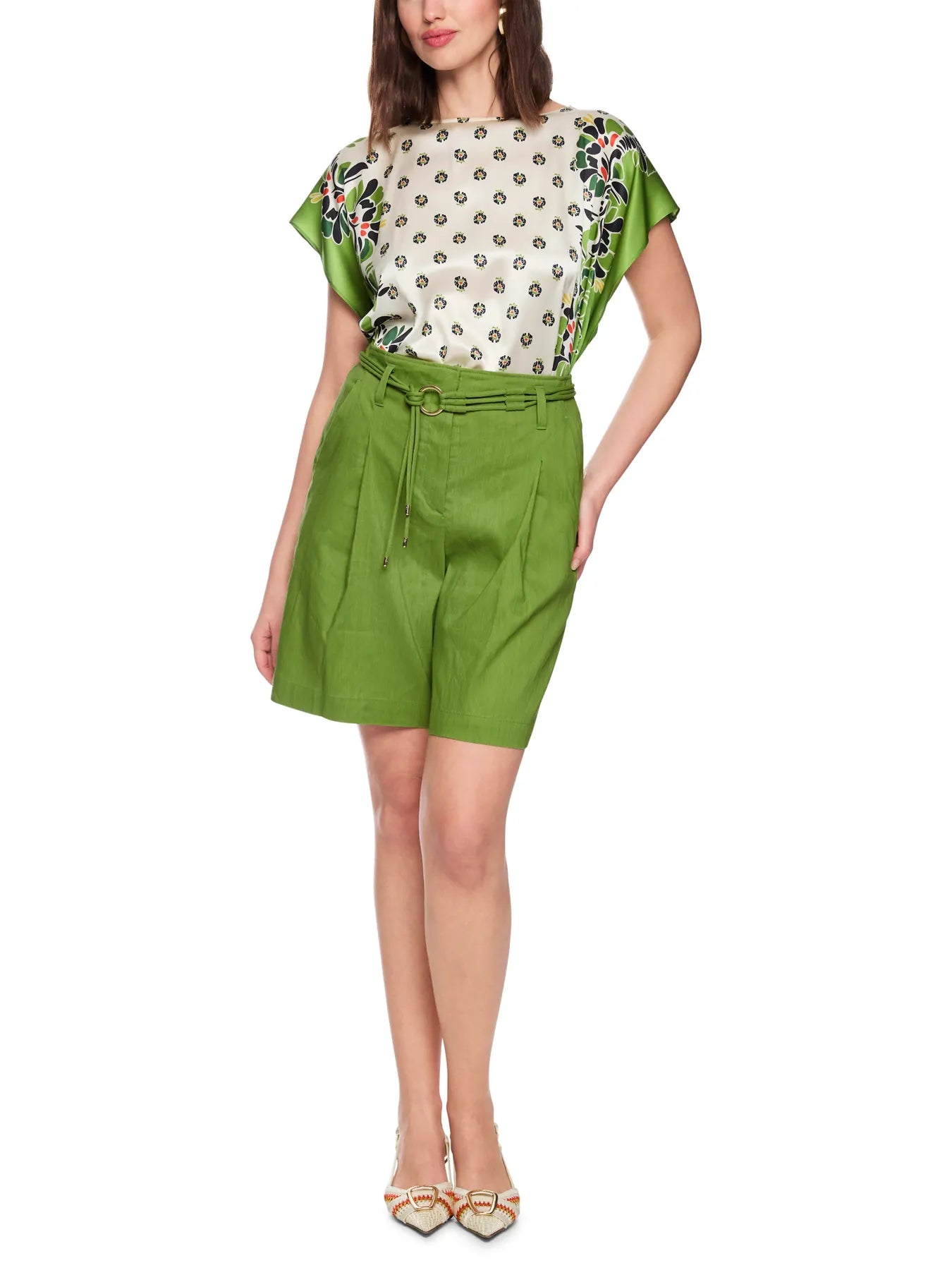 MARC CAIN
AC 83.04 W70 Shorts WARANGAL aus Leinenmix garden green