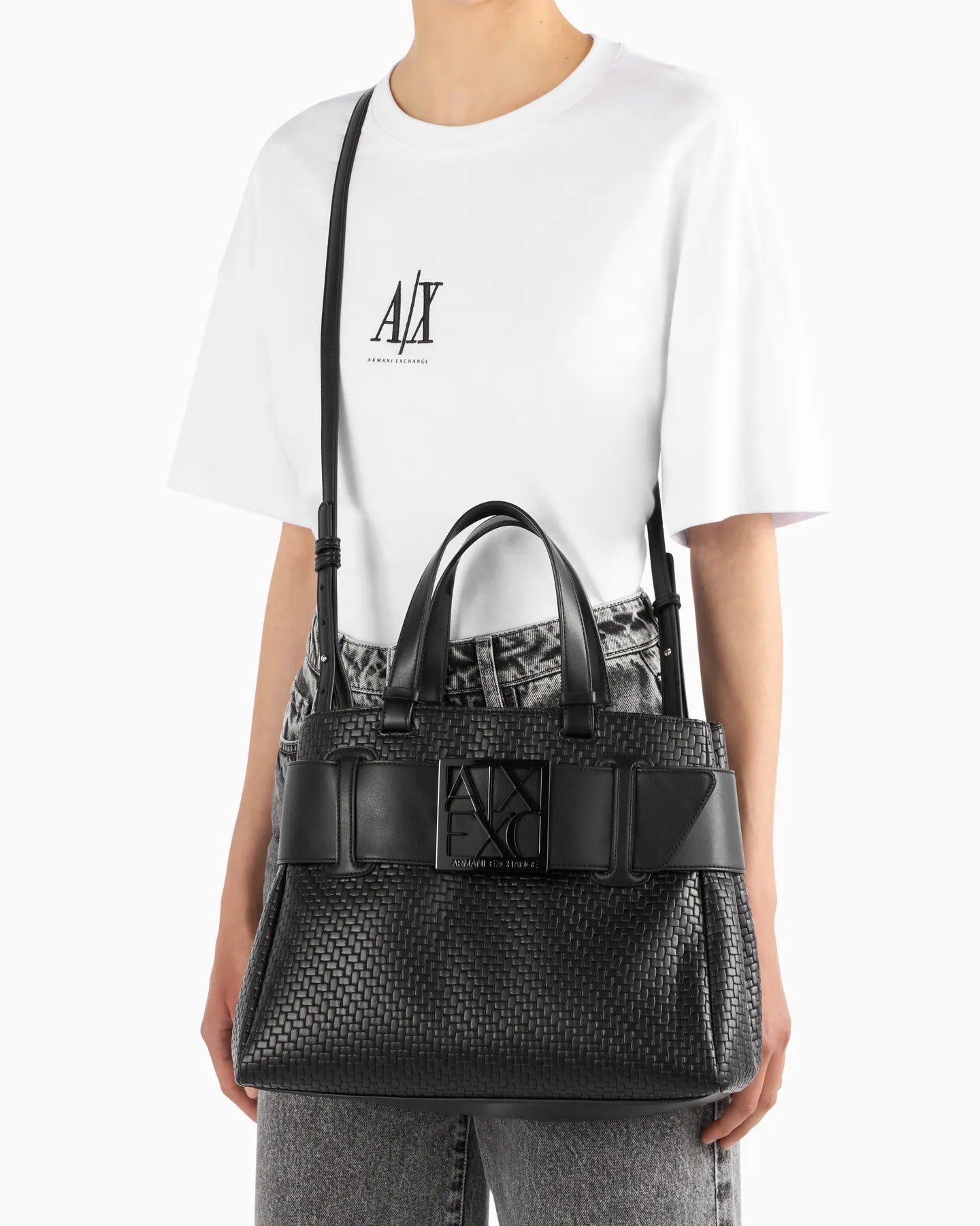 ARMANI XW000285 AF22628 HANDTASCHE SCHWARZ