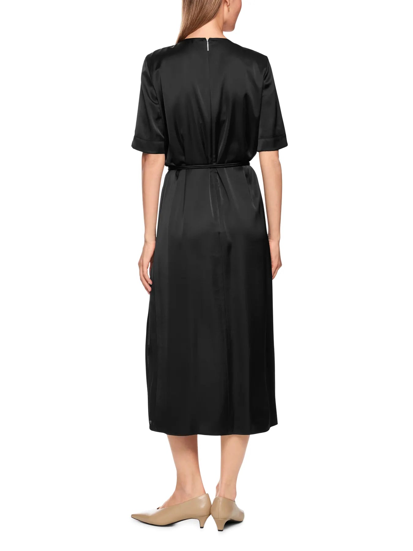 MARC CAIN
AC 21.04 W25 Midikleid aus Satin Schwarz