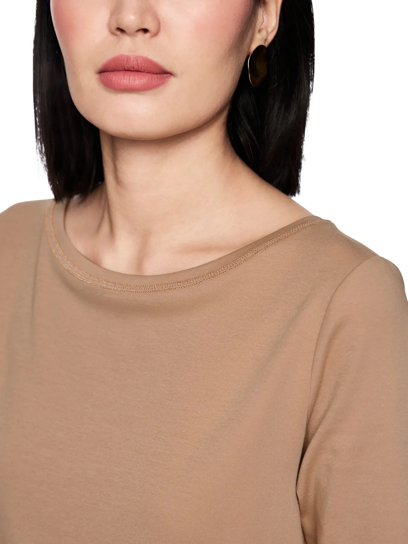 MARC CAIN
AC 48.16 J15 Halbarm-T-Shirt mit Schmuckband-Details Beige