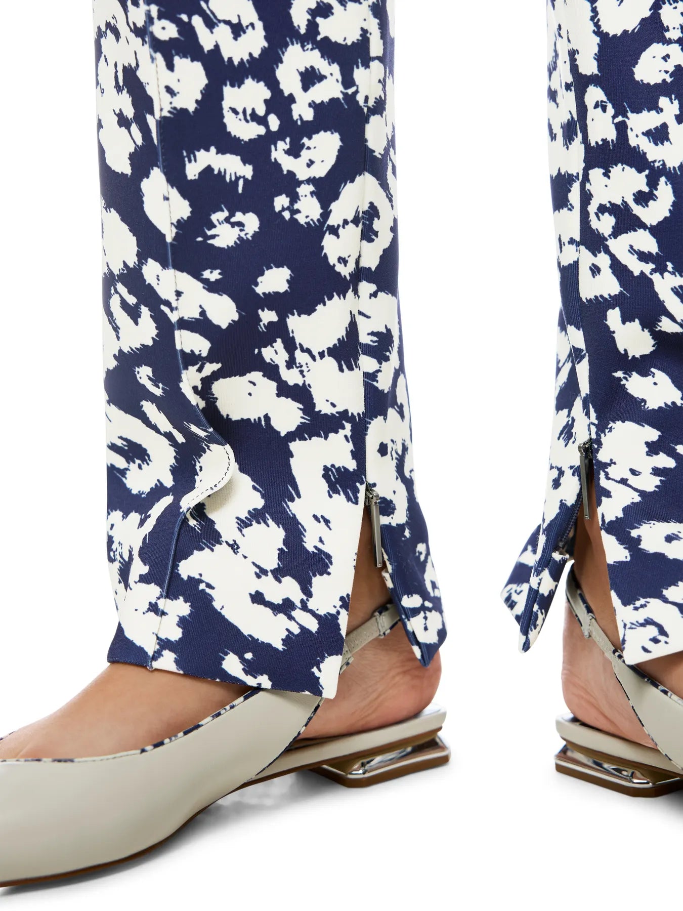 MARC CAIN
BC 81.35 J41 Stoffhose SYDNEY mit Print midnight sail