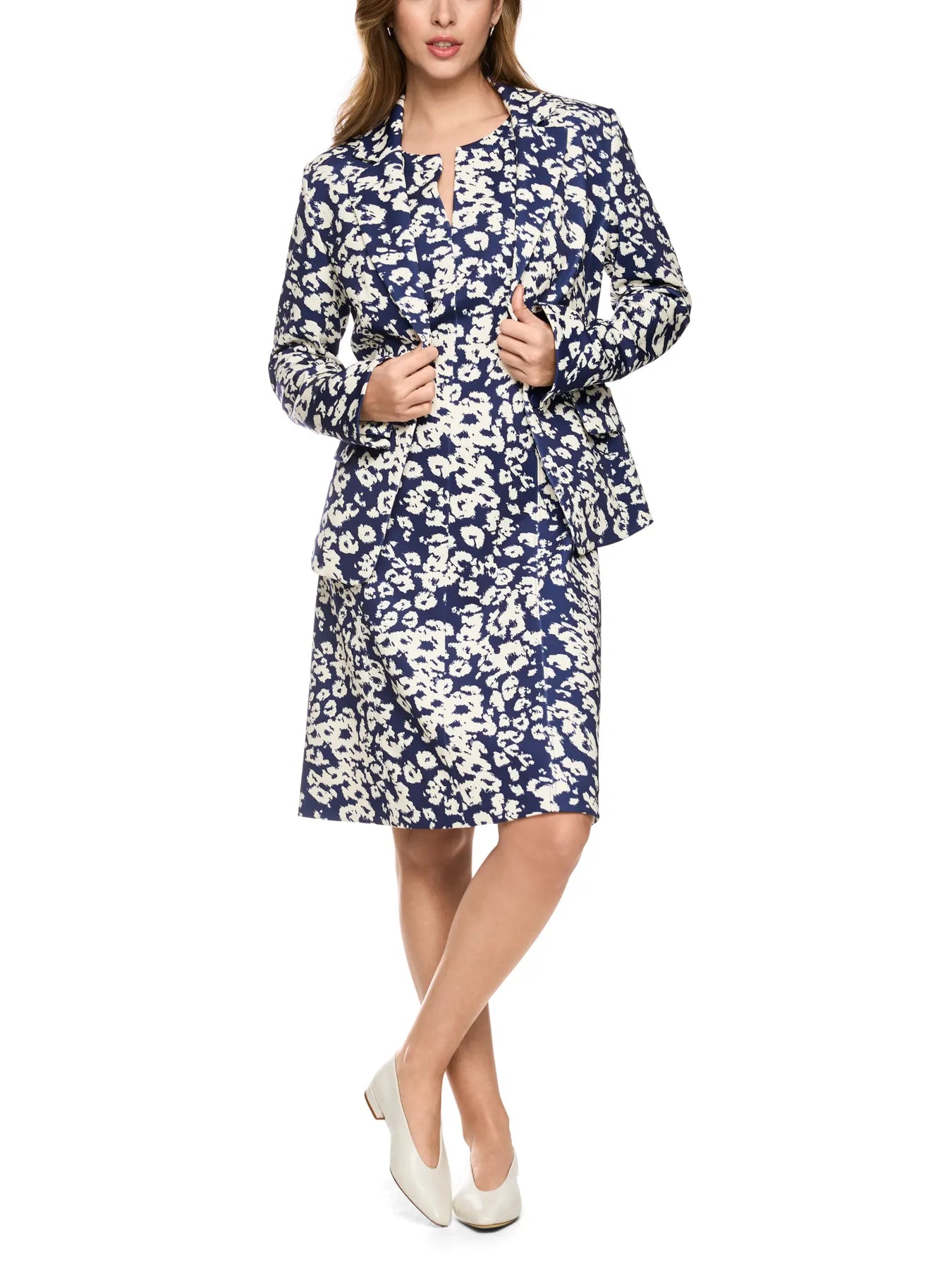 MARC CAIN
BC 34.11 J41 Taillierter Blazer mit Print midnight sail
