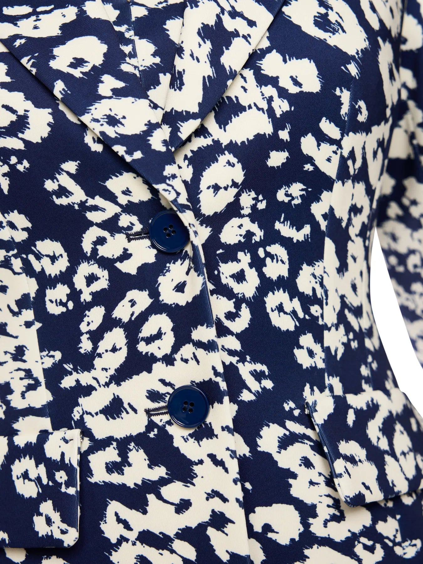 MARC CAIN
BC 34.11 J41 Taillierter Blazer mit Print midnight sail
