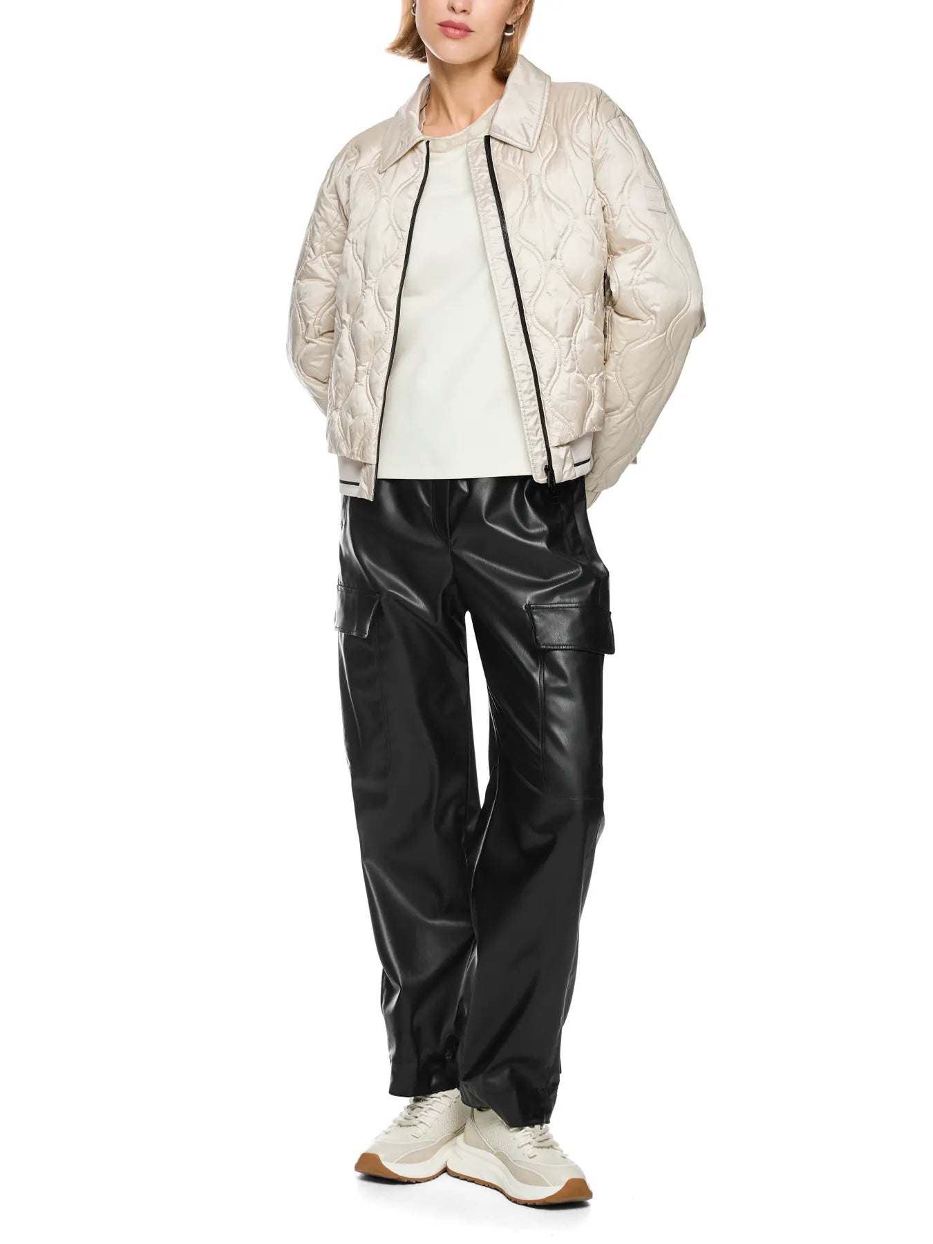 MARC CAIN
BS 12.01 W67 Steppjacke mit Kontrastdetails smoke