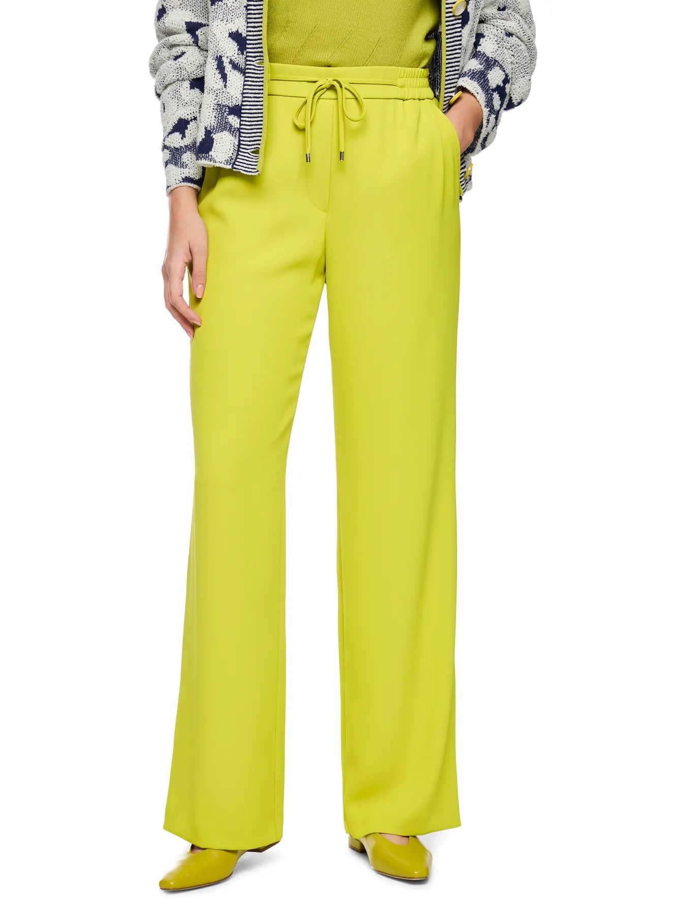 MARC CAIN
BC 81.03 W42 HOSE WASHINGTON apple green new