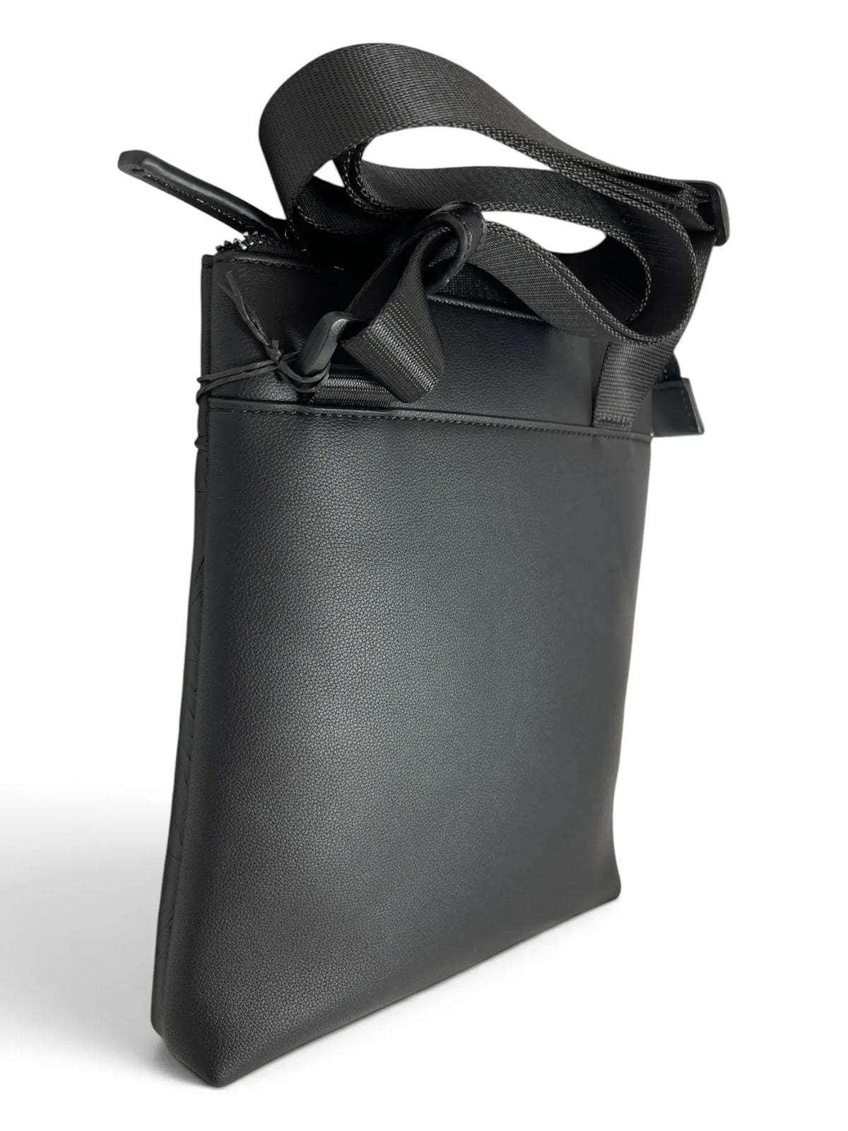 ARMANI XM003582 AF26662
Herren Reportertasche Schwarz UC001 BLACK