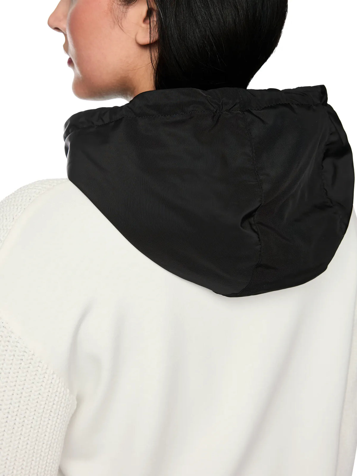 MARC CAIN BS 39.20 M23 Kontrast-Hoodie Knitted in Germany white and black