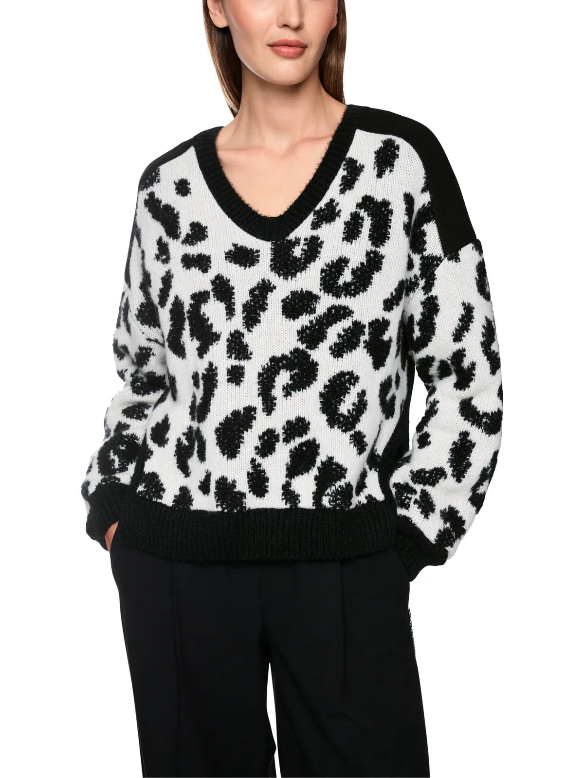 MARC CAIN BS 41.27 M31 Leo-Pullover Knitted in Germany Leo black and white
