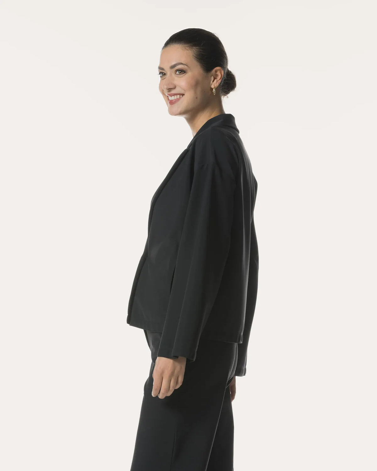 JAPAN TKY ISEKA kurzer Blazer Knitterfrei Stretch DEEP BLACK