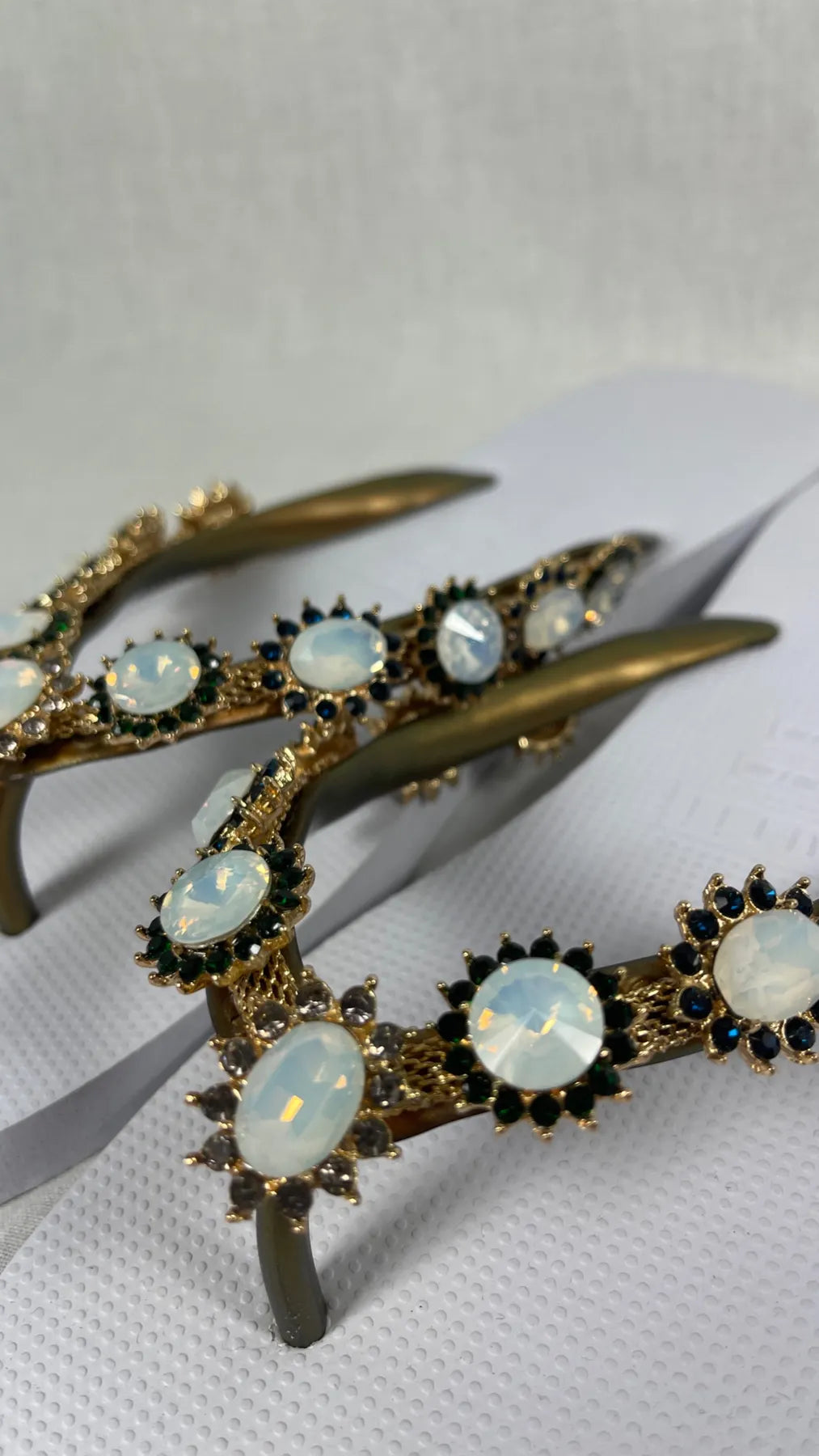 UZURII PEARL MONROE DAMEN FLIP FLOPS BADE ZEHENTRENNER STRASSSTEINE WHITE