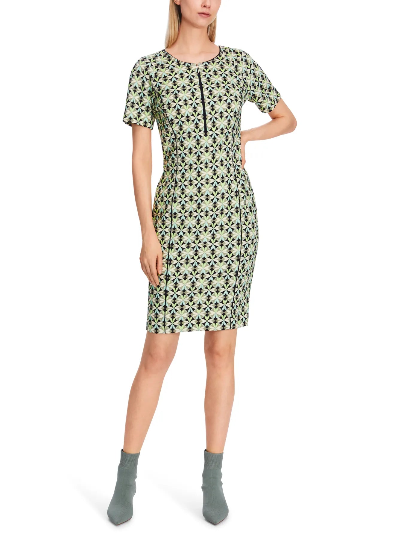 MARC CAIN 
                
                                            XC 21.32 J08 Figurnahes Kleid aus Scuba-Jersey soft malachite grün