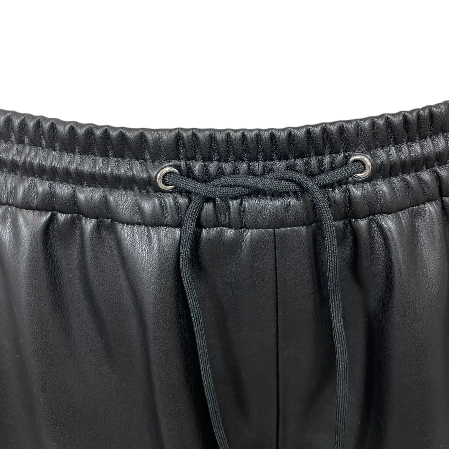 HUGO 50510908 Hesar-1 10243664 01 Damen Shorts in Lederoptik Schwarz