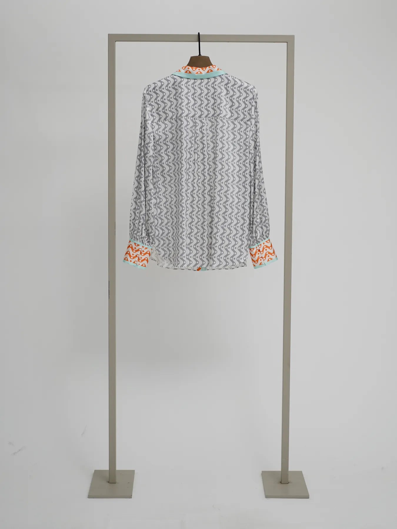 HERZENSANGELEGENHEIT 25242-6170 DAMEN SEIDENBLUSE STRETCH ASH ORANGE GLOW GRAU