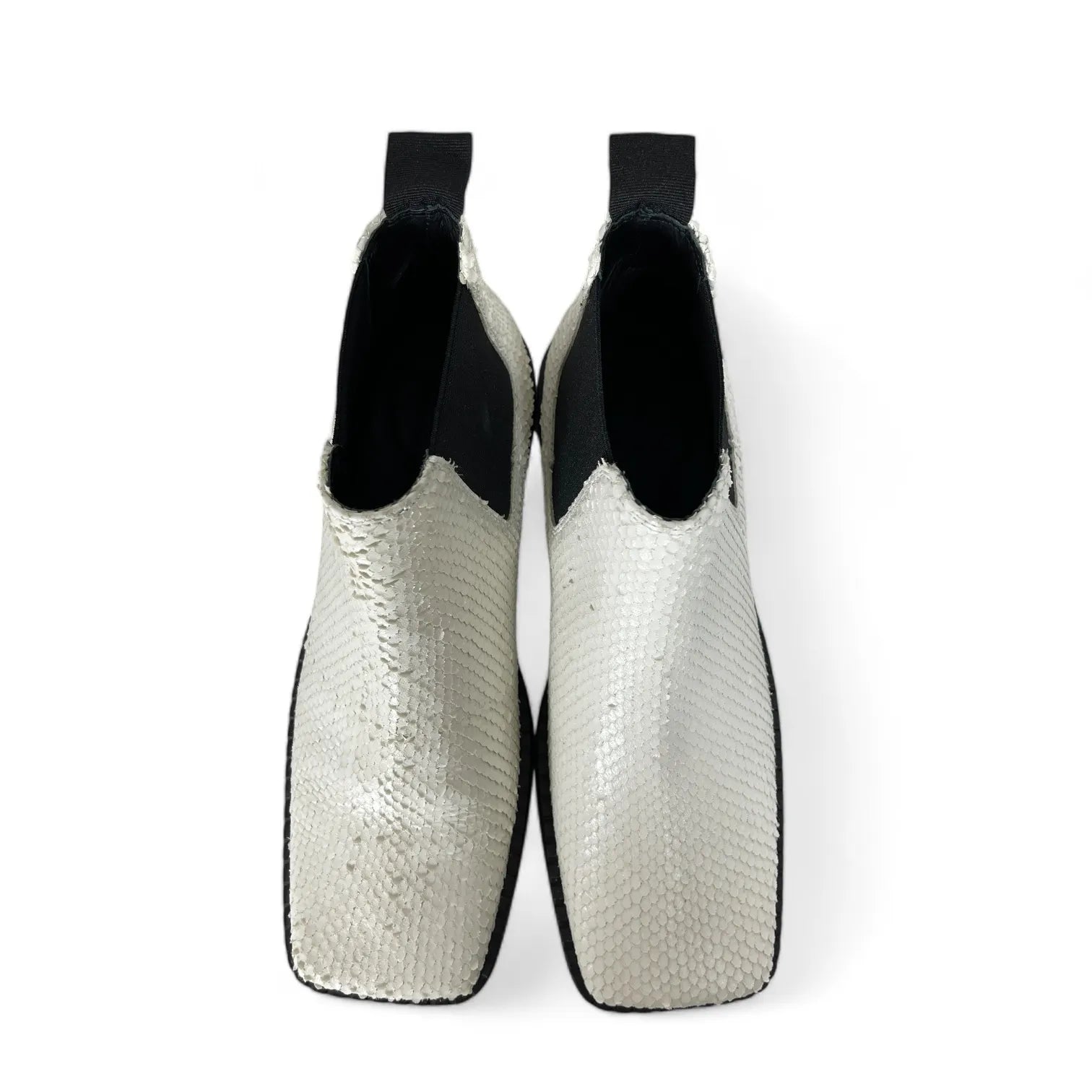 VIC MATIE - 3550 TRONC ZOE ICE 
                
                    Damen Stiefelette Reptil Muster Perforiertes Leder Weiß