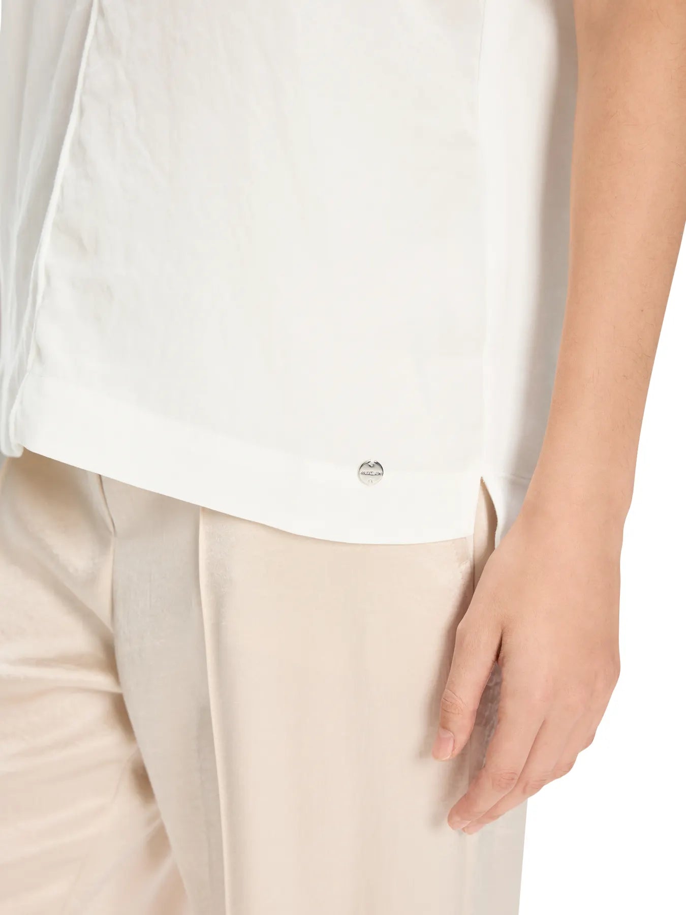 MARC CAIN 
                
                                            +E 55.01 J29 Blusenshirt aus Material-Mix off-white