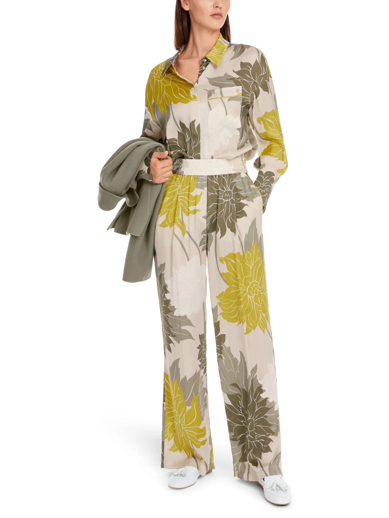 MARC CAIN 
                
                                            YC 51.01 W12  Bluse mit floralem Dessin deep pearl