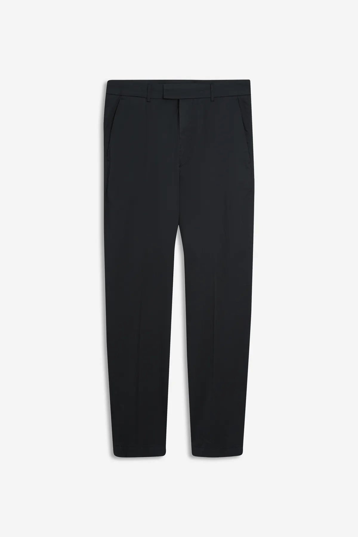 CINQUE 
                
                                            21726166 CIBEPPE 
                
                    Herren Chinohose im Tapered-Fit