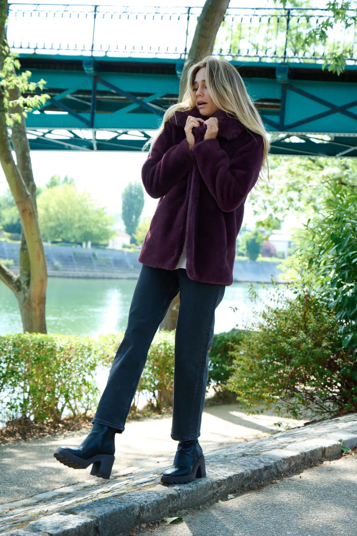 OAKWOOD 65099 KANDA Kunstfell Jacke Bordeauxrot