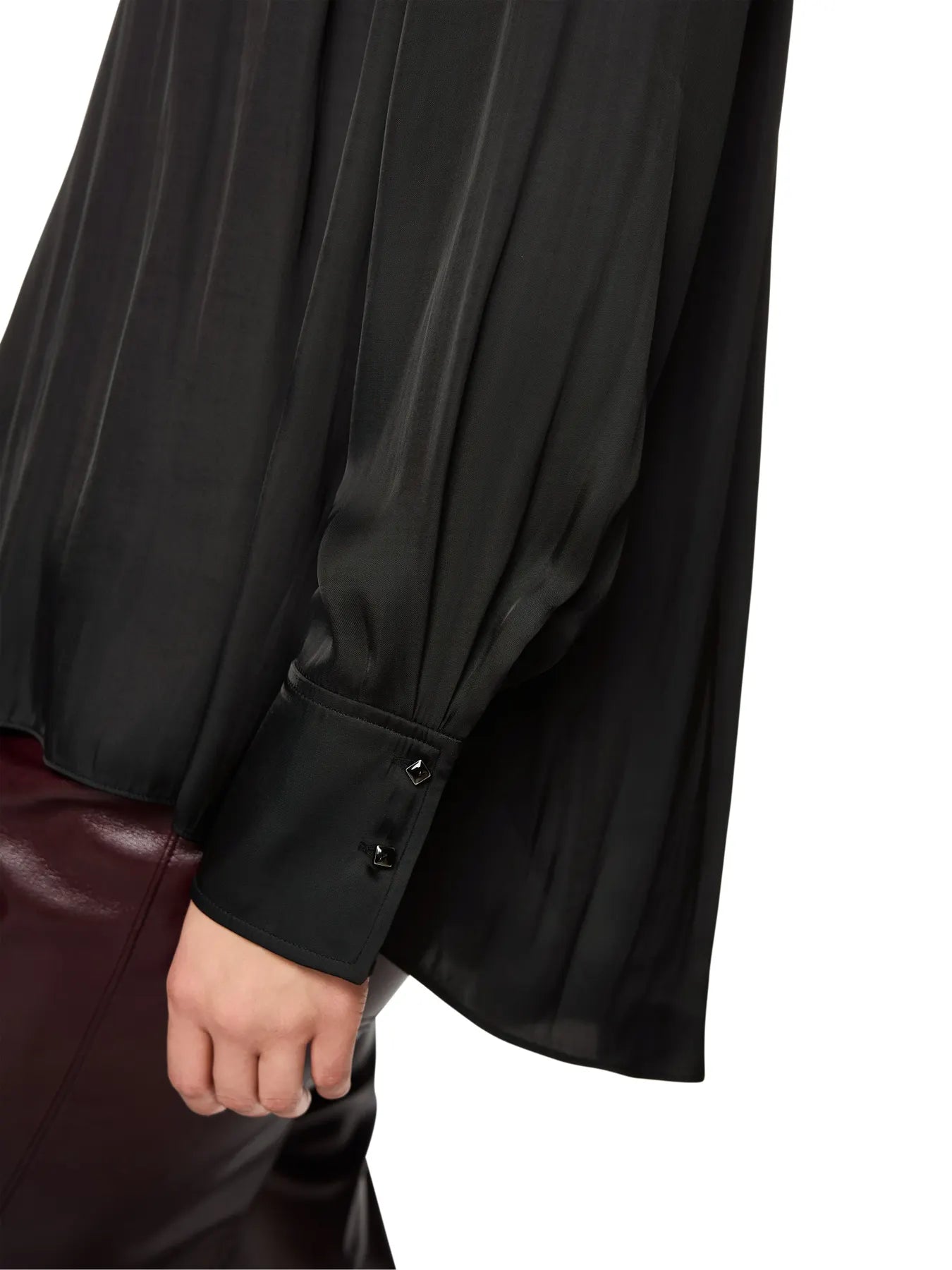 MARC CAIN 
                
                                            ZC 51.12 W26 Weite Schluppenbluse Rethink Together Black