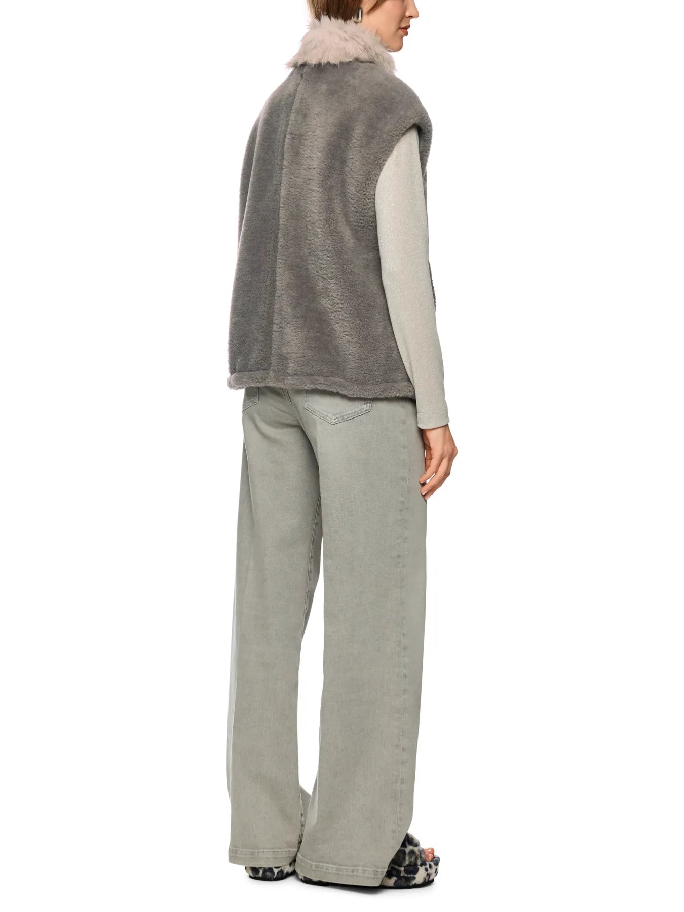 MARC CAIN 
                
                                            ZC 37.01 W63 Kuschelige Weste mit Fake Fur Kragen Grau