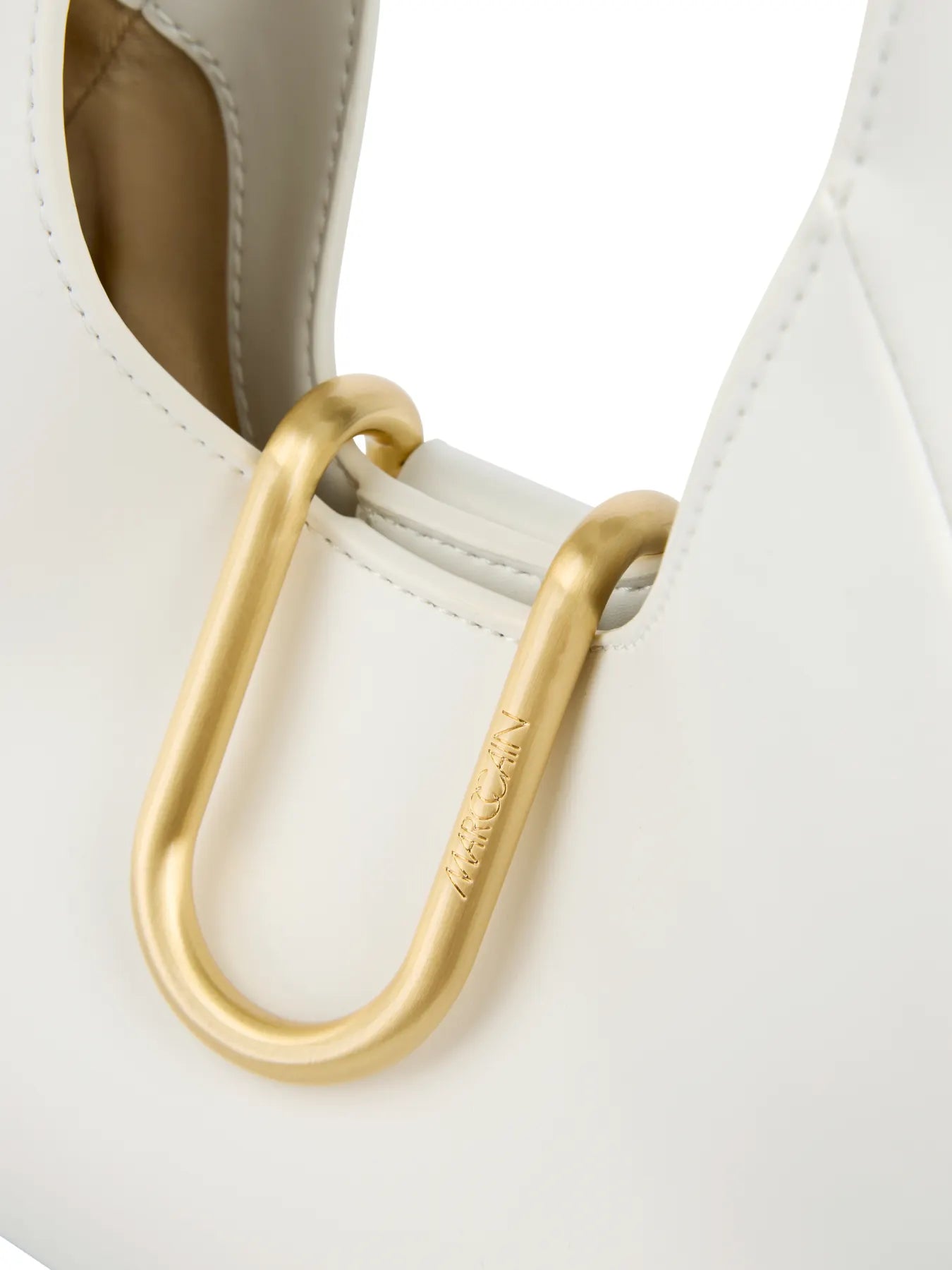 MARC CAIN 
                
                                            AC TK.02 Z20 Tasche Hobo Bag mit Beschlag off-white