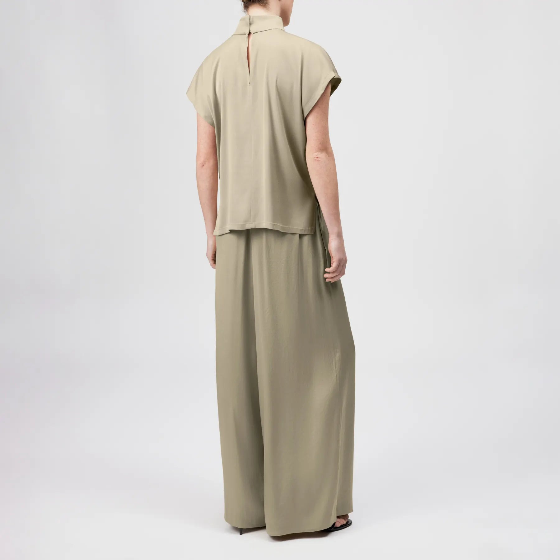 DRYKORN 130065 ALARIA_1 10 BLUSENSHIRT AUS SATIN HELLBRAUN 1702