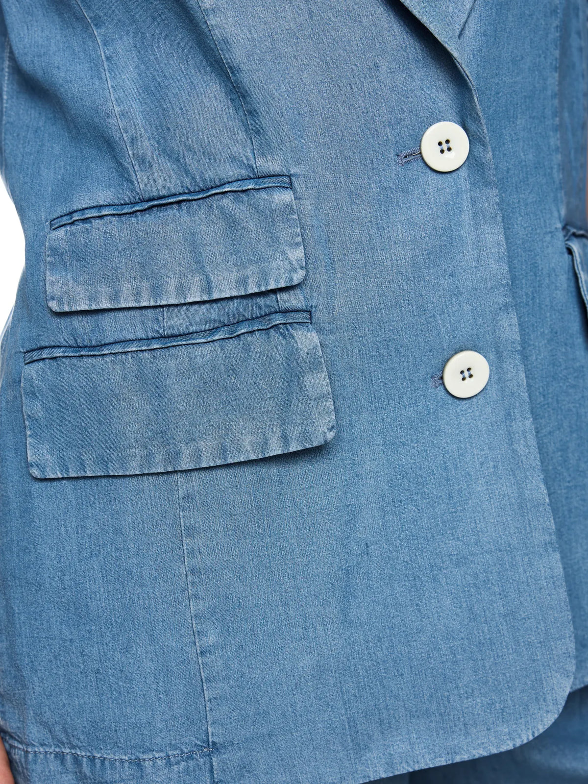 MARC CAIN 
                
                                            AC 34.24 D63 Oversize Denim-Blazer Rethink Together light denim