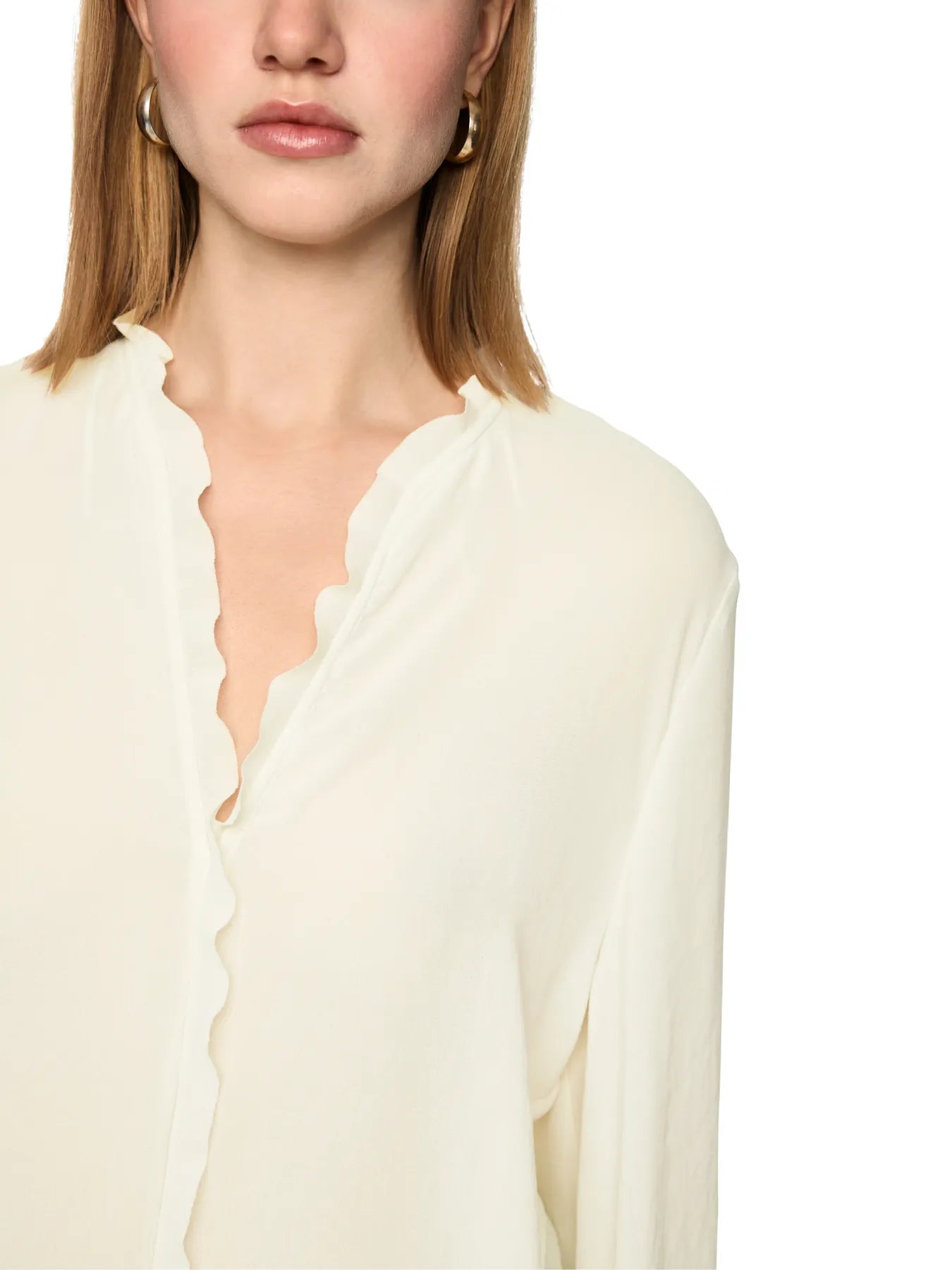 MARC CAIN 
                
                                            AC 51.32 W30 Feminine Bluse mit Volant bright ecru