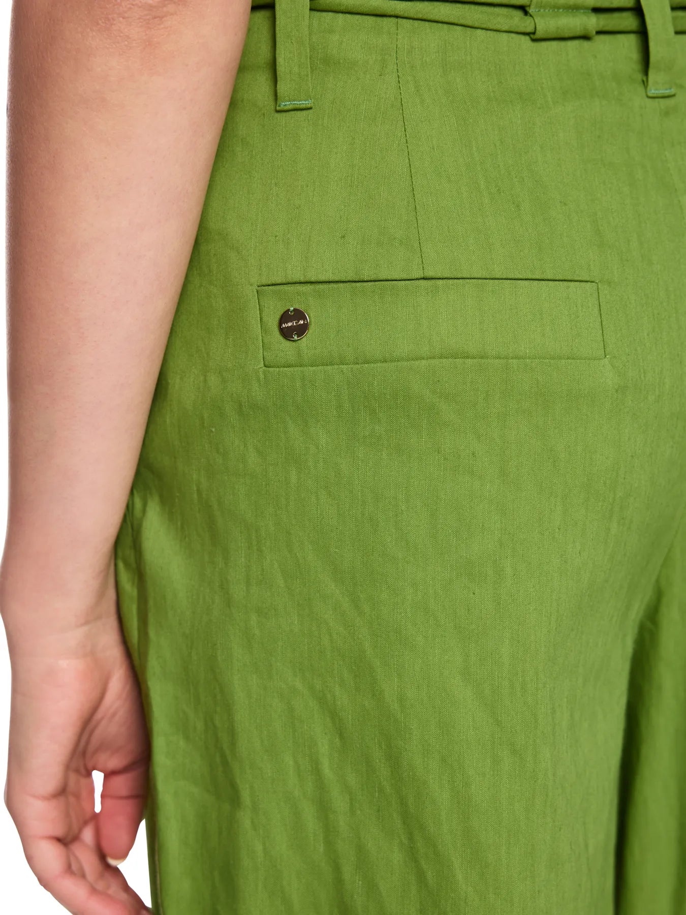 MARC CAIN 
                
                                            AC 83.04 W70 Shorts WARANGAL aus Leinenmix garden green