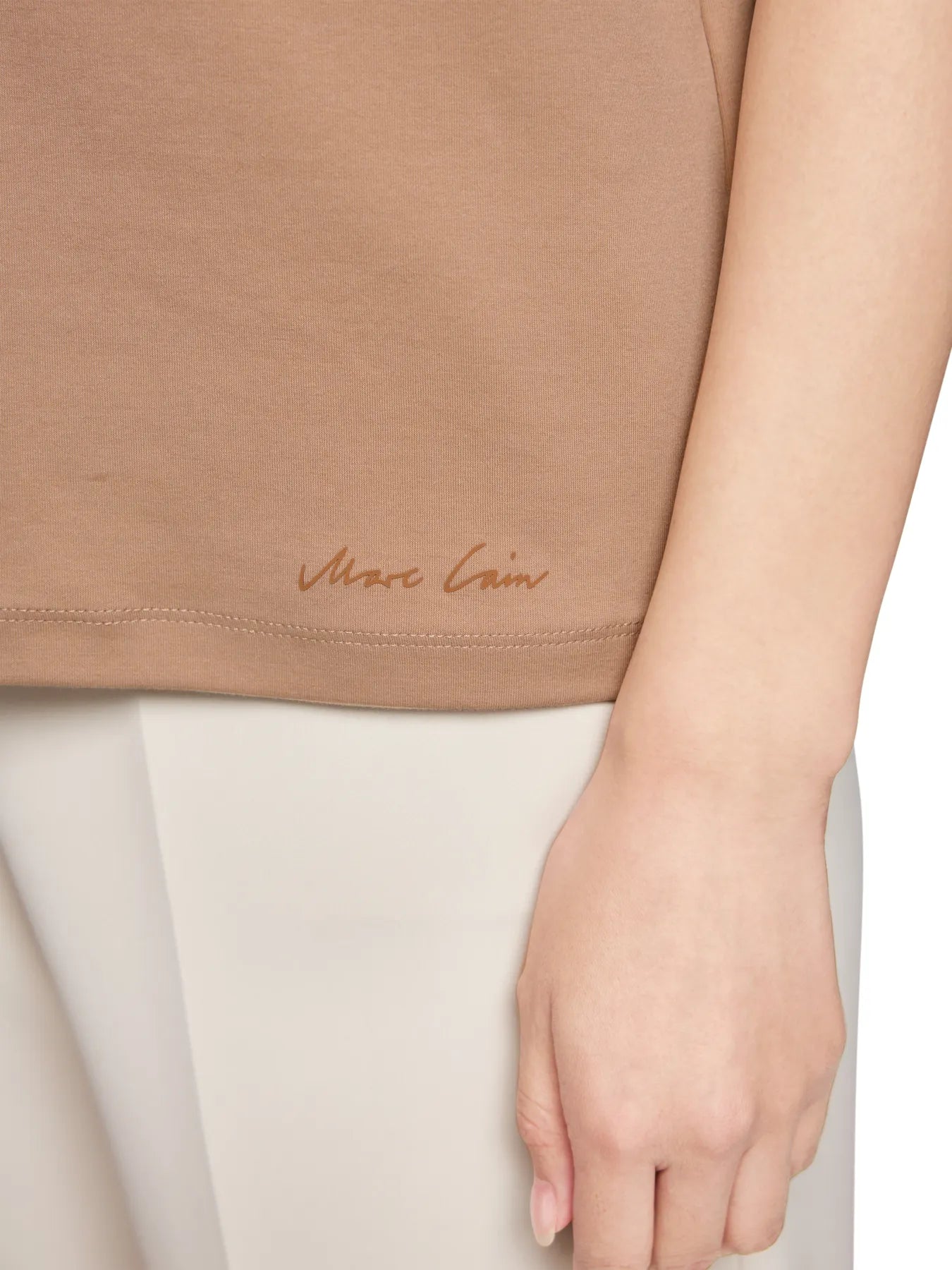 MARC CAIN 
                
                                            AC 48.16 J15 Halbarm-T-Shirt mit Schmuckband-Details Beige