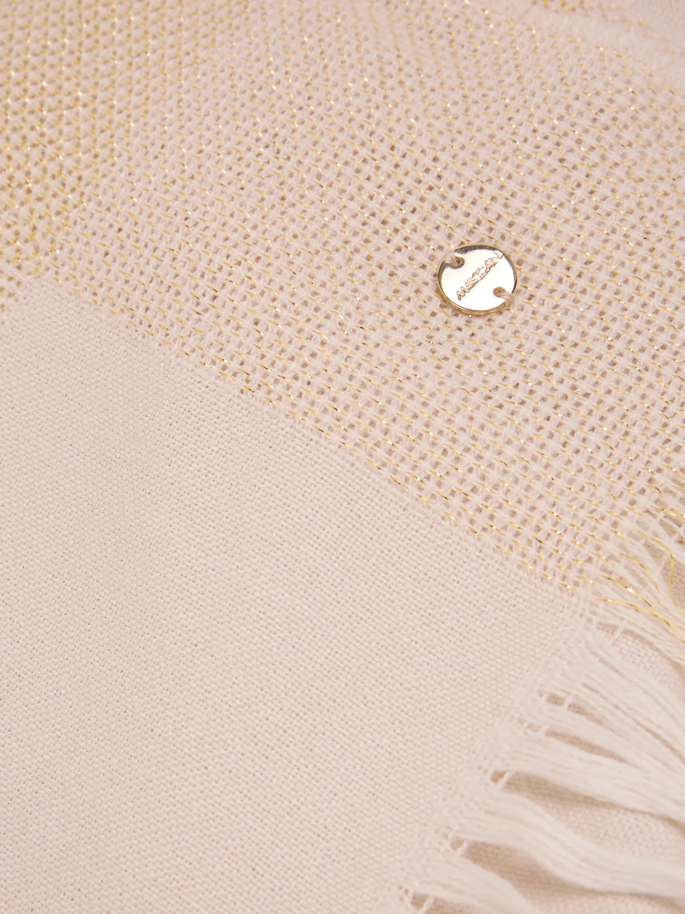 MARC CAIN AC B4.13 Z04 Wollschal mit Goldfaden und Fransen Beige