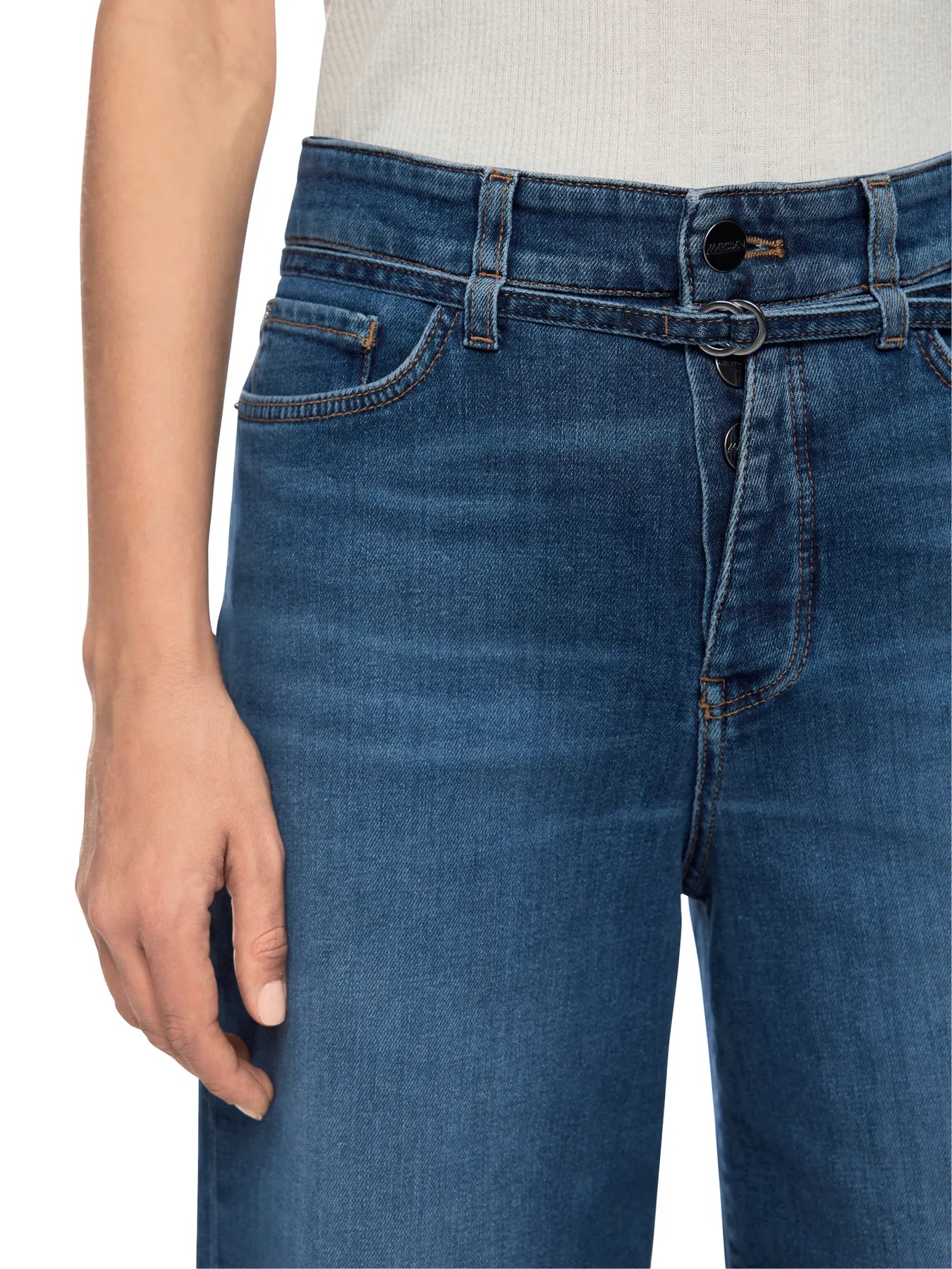 MARC CAIN 
                
                                            AP 82.33 D05 Weite Jeans WAUKEE und hohem Bund Blau