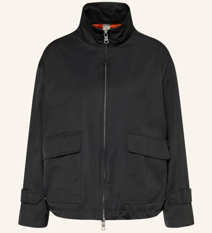 BLONDE  BRITT JACKE BLACK
