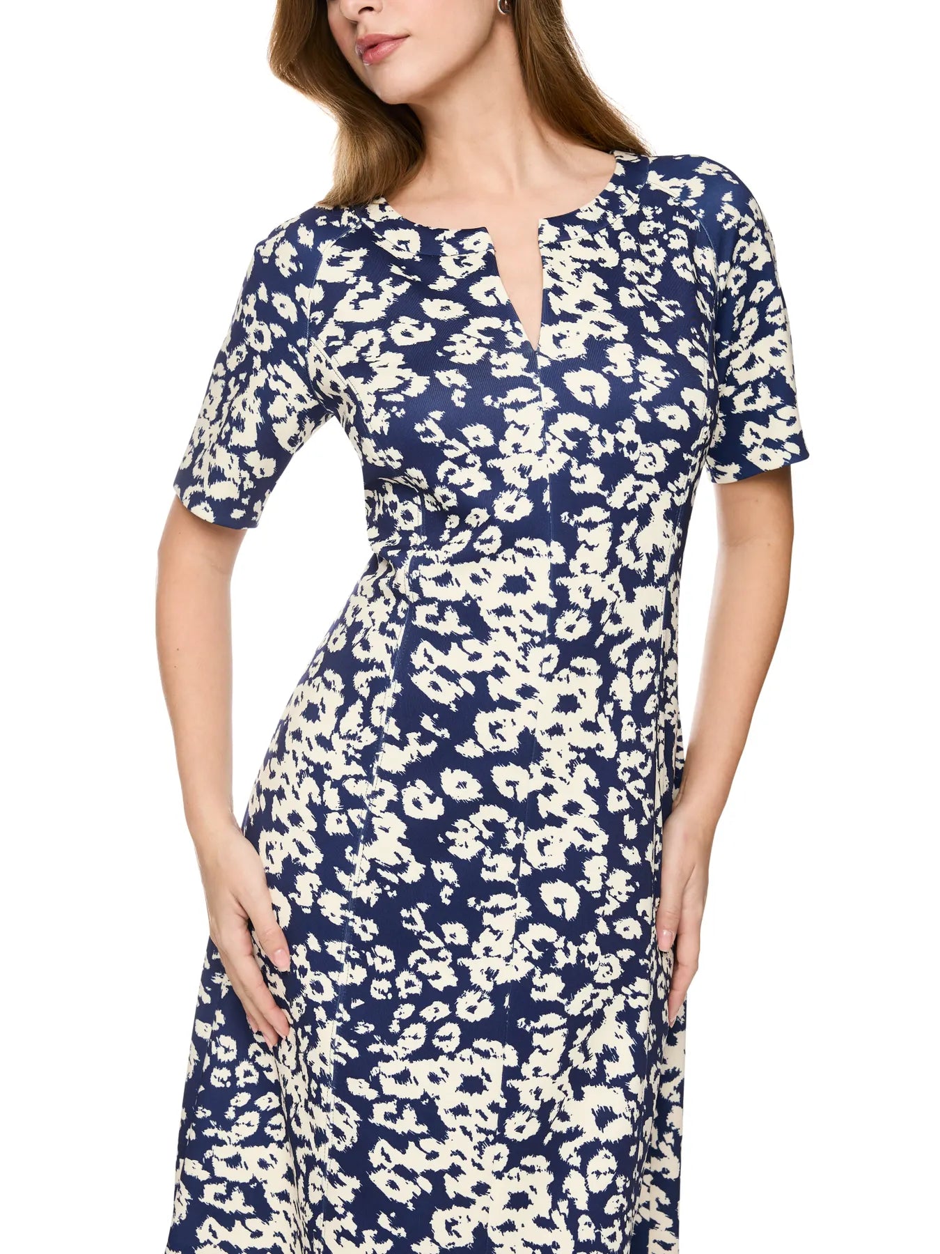 MARC CAIN 
                
                                            BC 21.15 J41 Kurzes Kleid mit all-over Print