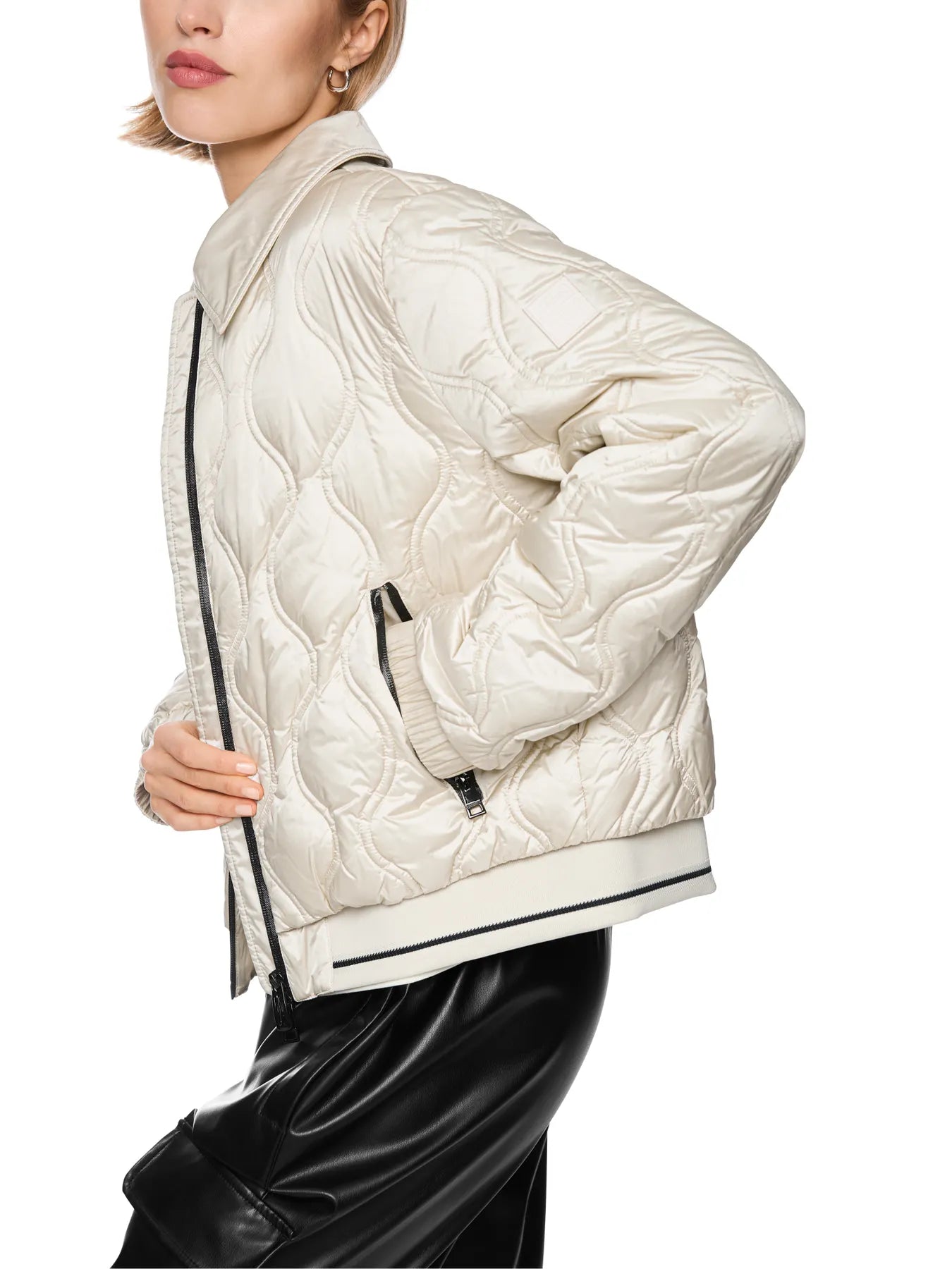 MARC CAIN 
                
                                            BS 12.01 W67 Steppjacke mit Kontrastdetails smoke