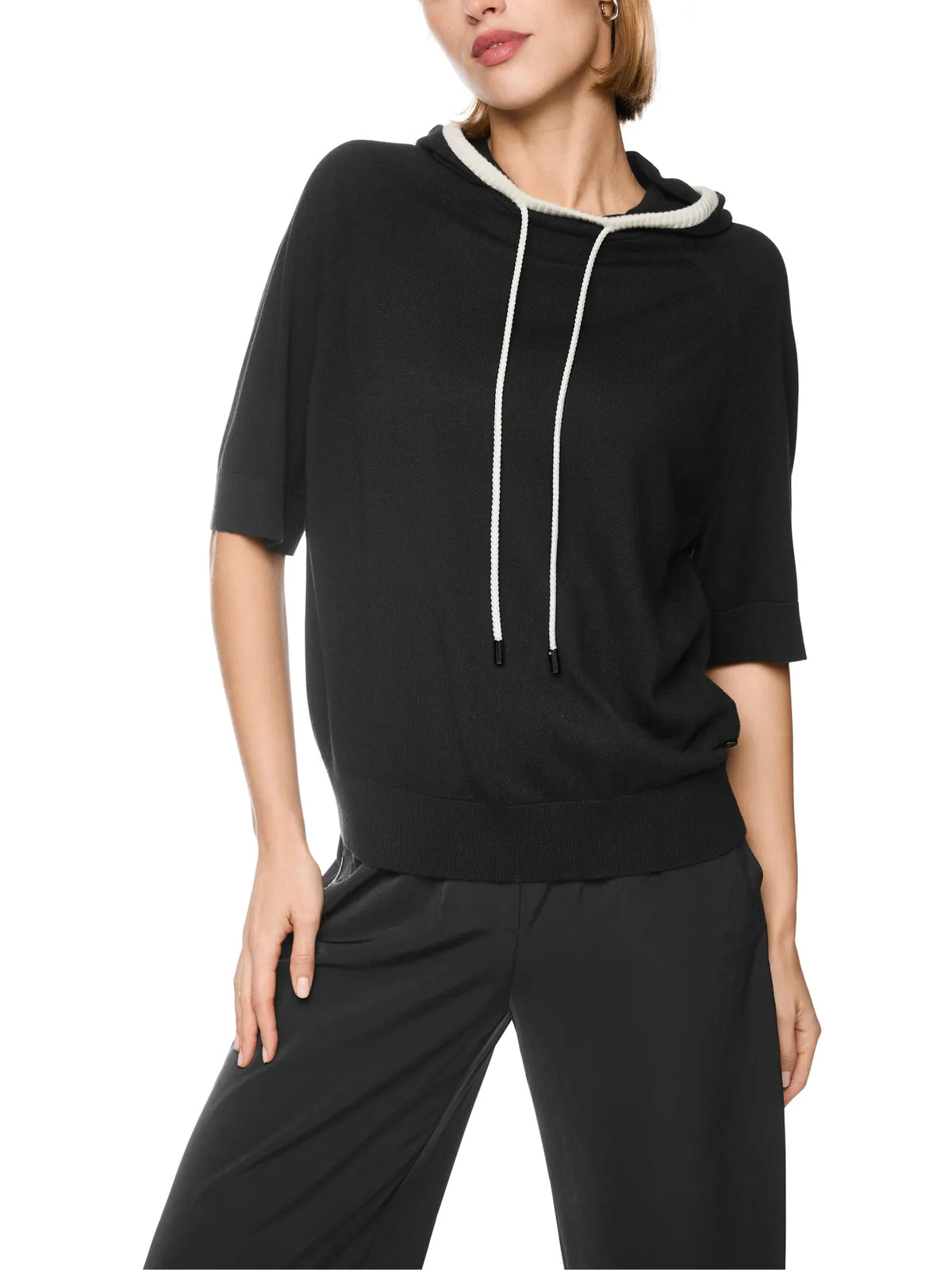 MARC CAIN 
                
                                            BS 41.21 M80 Feinstrick-Hoodie mit Kontrastdetails black