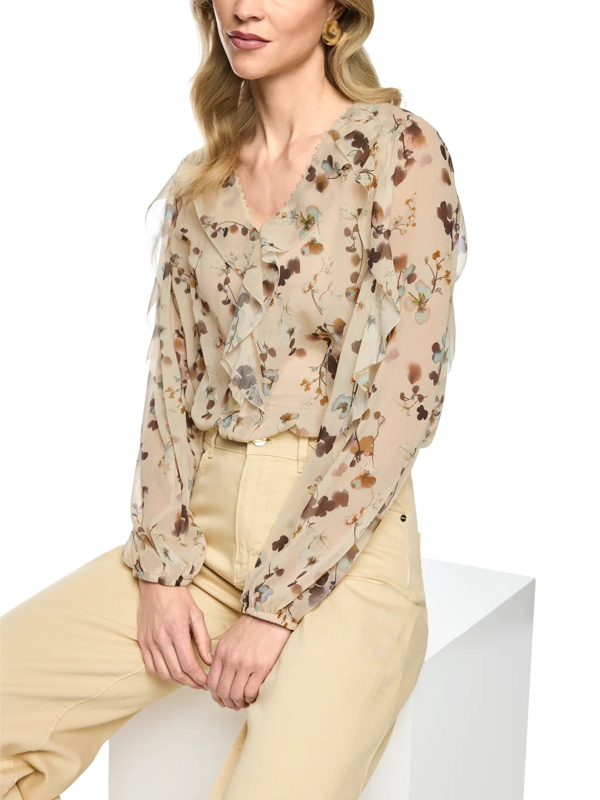 MARC CAIN BC 51.08 W54 Blüten-Bluse mit Volants