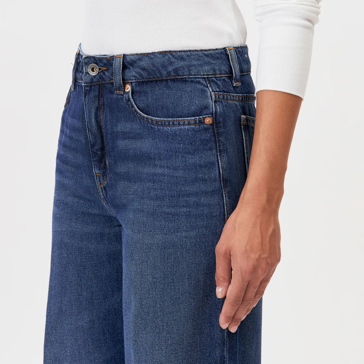 DRYKORN 260089 MEDLEY 888 
                
                    Damen Hose Blau 3210