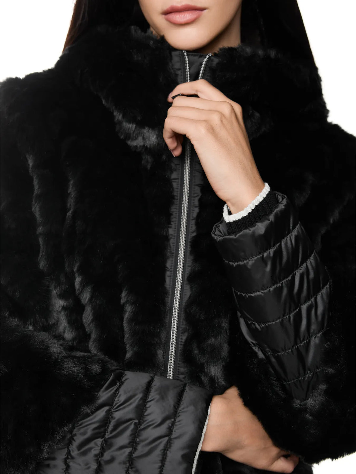 MARC CAIN BA 11.08 W73 Kapuzenmantel aus Fake Fur Black