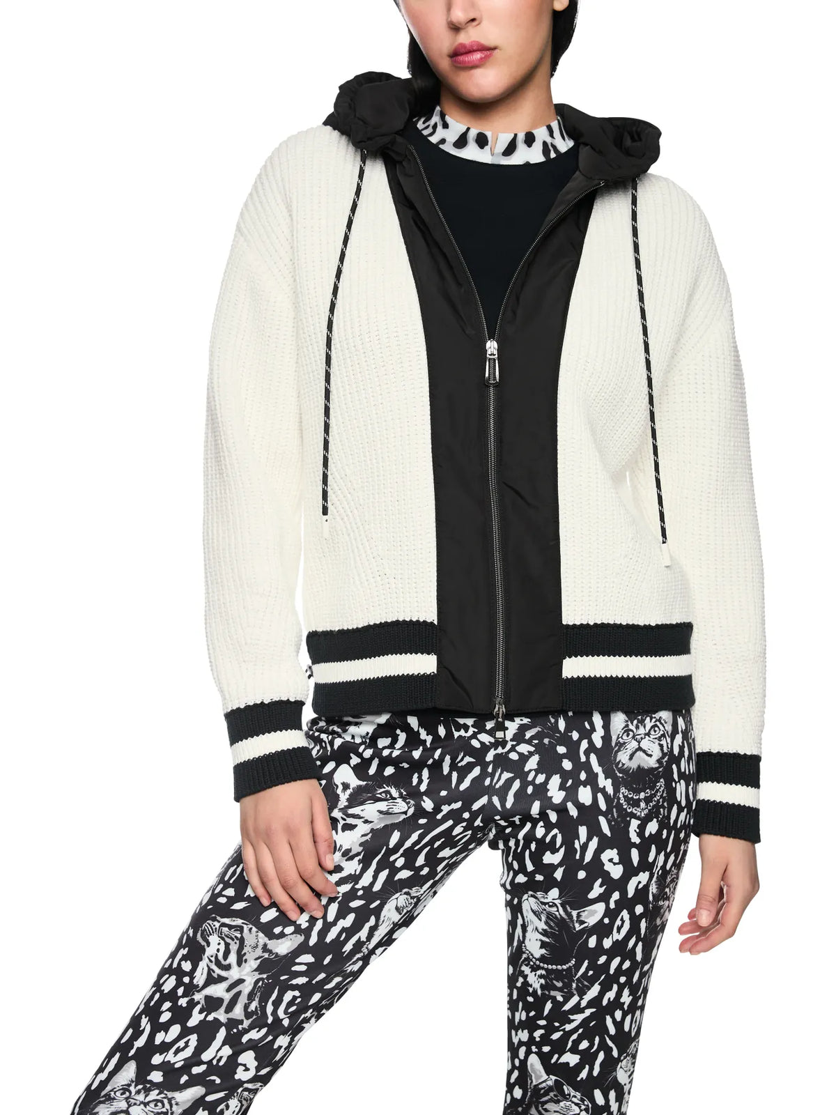 MARC CAIN BS 39.20 M23 Kontrast-Hoodie Knitted in Germany white and black