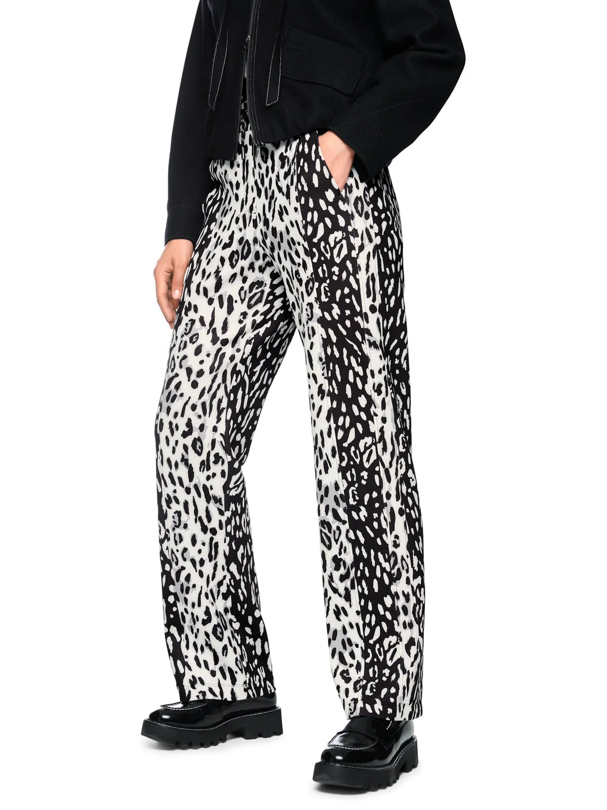 MARC CAIN 
                
                                            BS 81.63 J79 Stoffhose WASHINGTON im Leo-Look Black