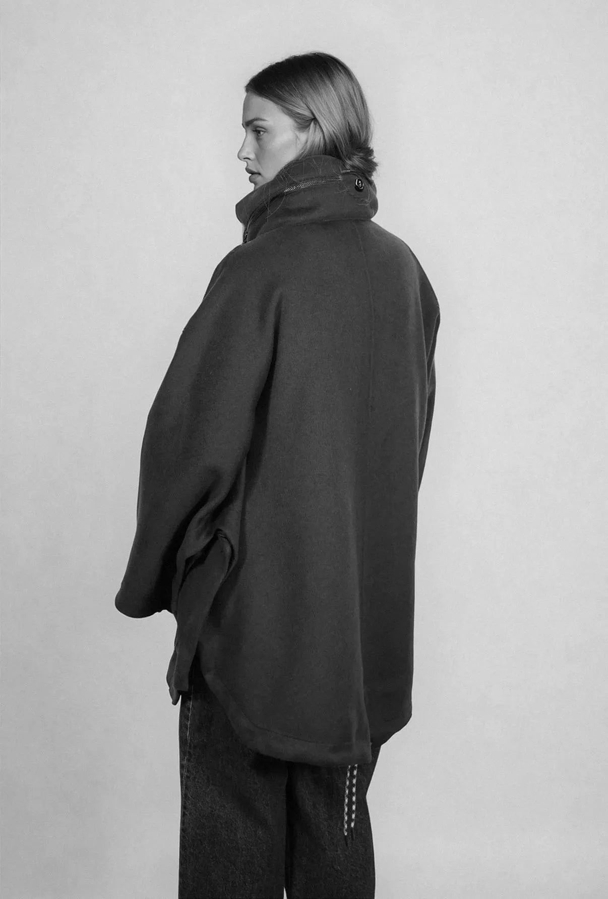 BLONDE ELLA Woll Jacke Schwarz